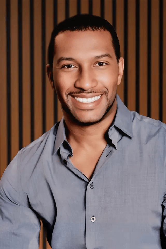 Brook Gibbs Headshot