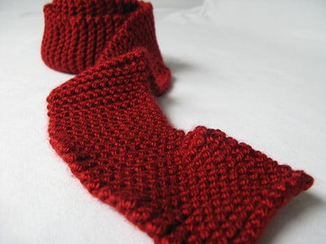 knit or crochet a scarf